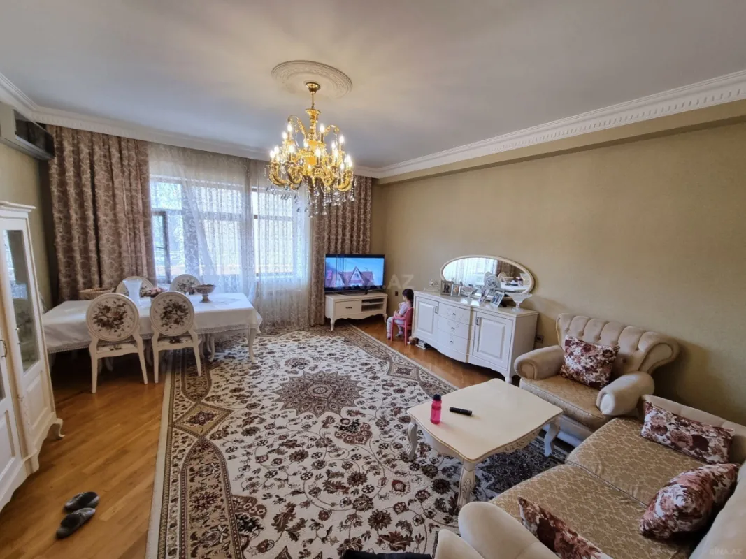 Satılır 3 otaqlı mənzil 156 m²