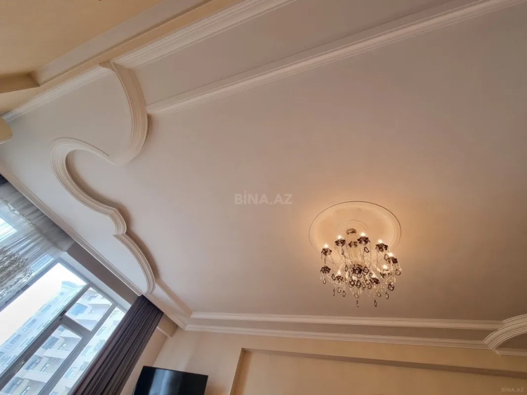 Satılır 3 otaqlı mənzil 156 m²