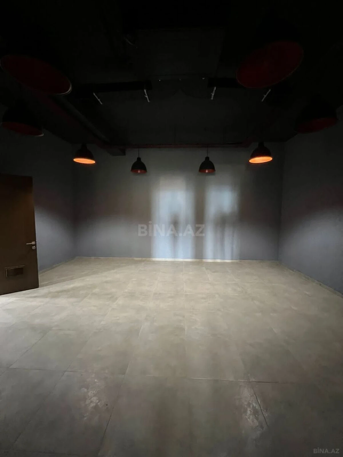 Satılır 15 otaqlı həyət evi 2000 m²