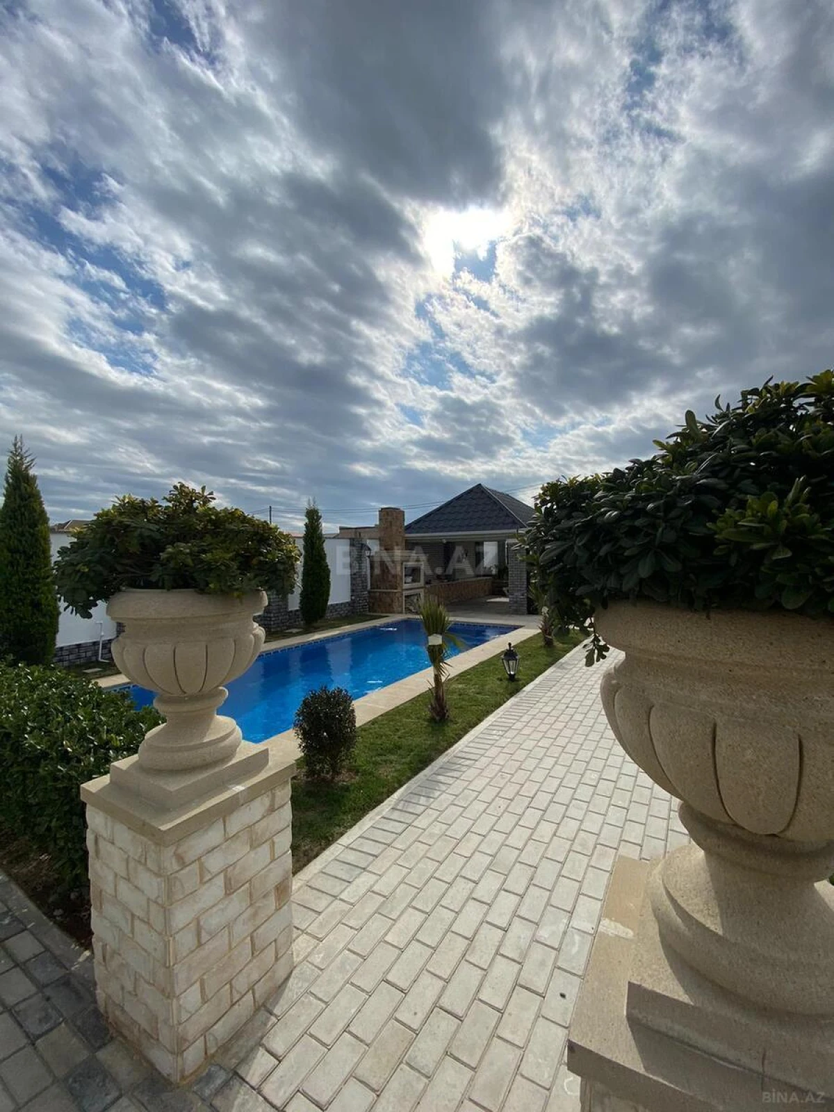 Kirayə verilir 5 otaqlı həyət evi 280 m²