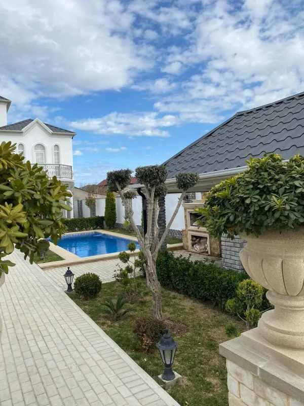 Kirayə verilir 5 otaqlı həyət evi 280 m²