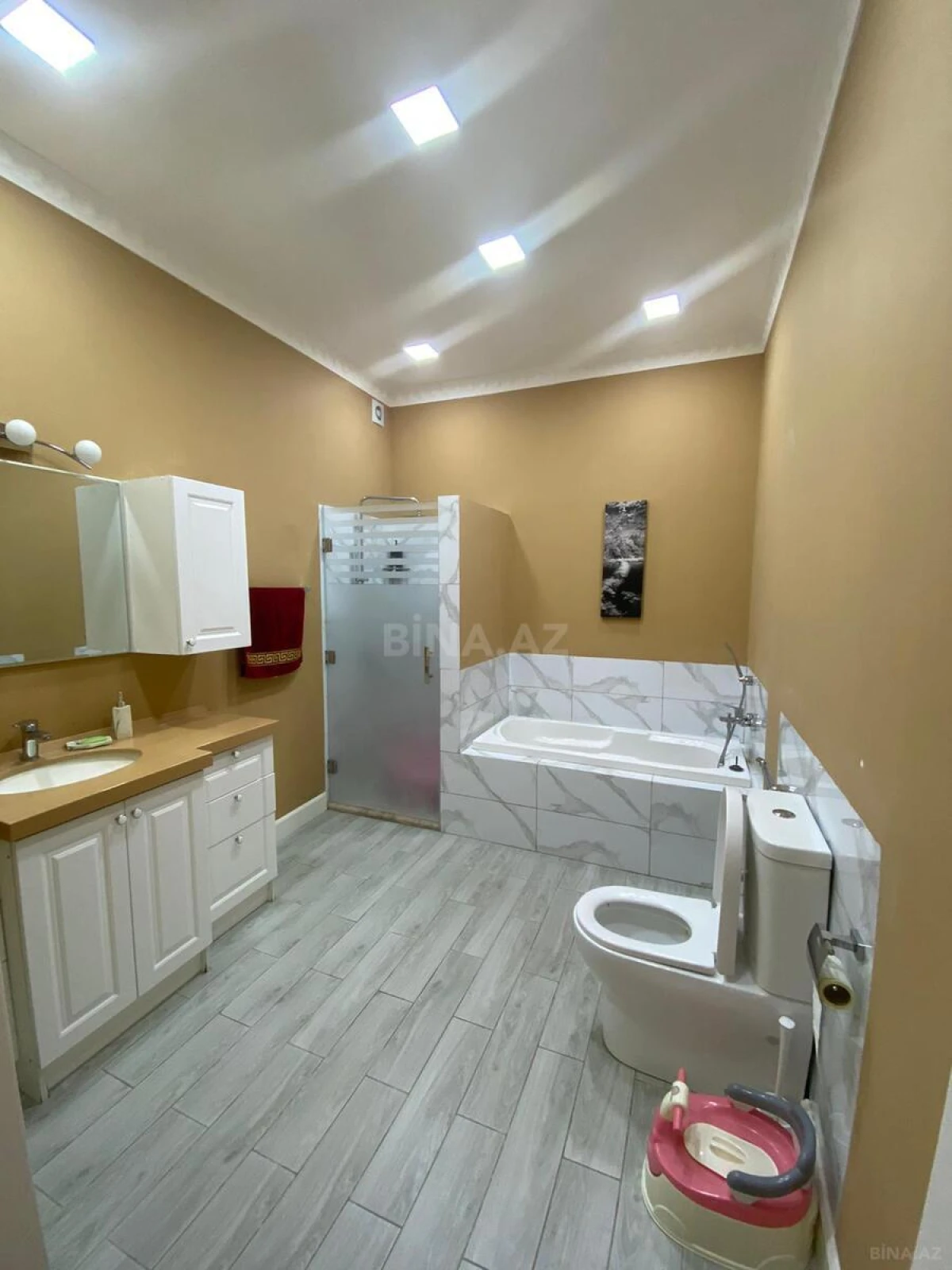 Kirayə verilir 5 otaqlı həyət evi 280 m²