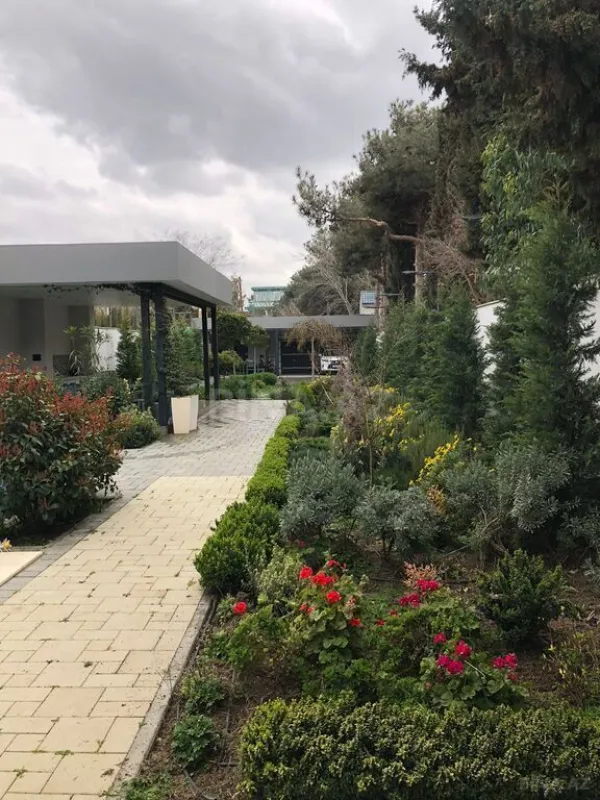 Kirayə verilir 4 otaqlı həyət evi 240 m²