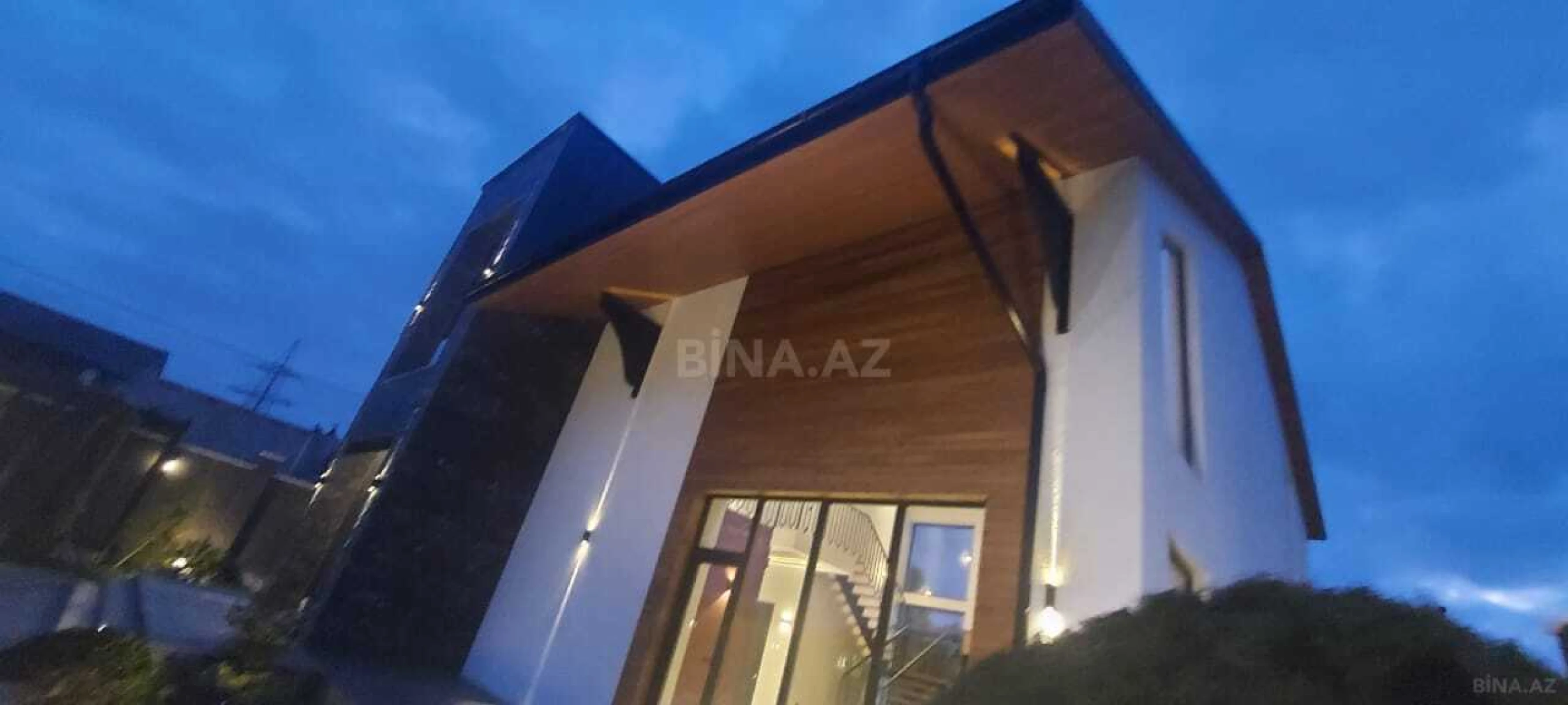 Satılır 6 otaqlı həyət evi 400 m²