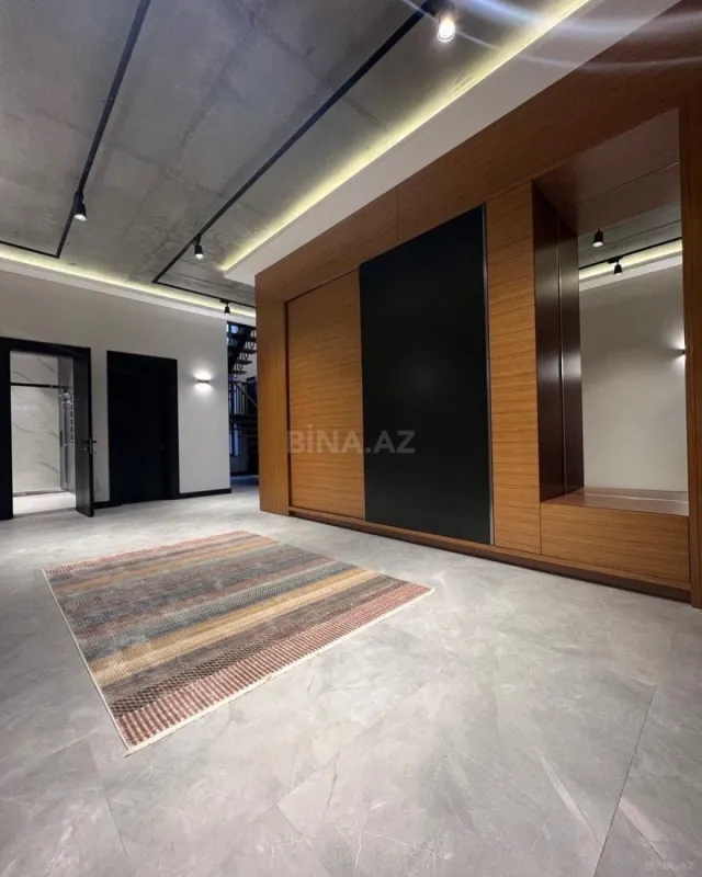 Satılır 6 otaqlı həyət evi 400 m²