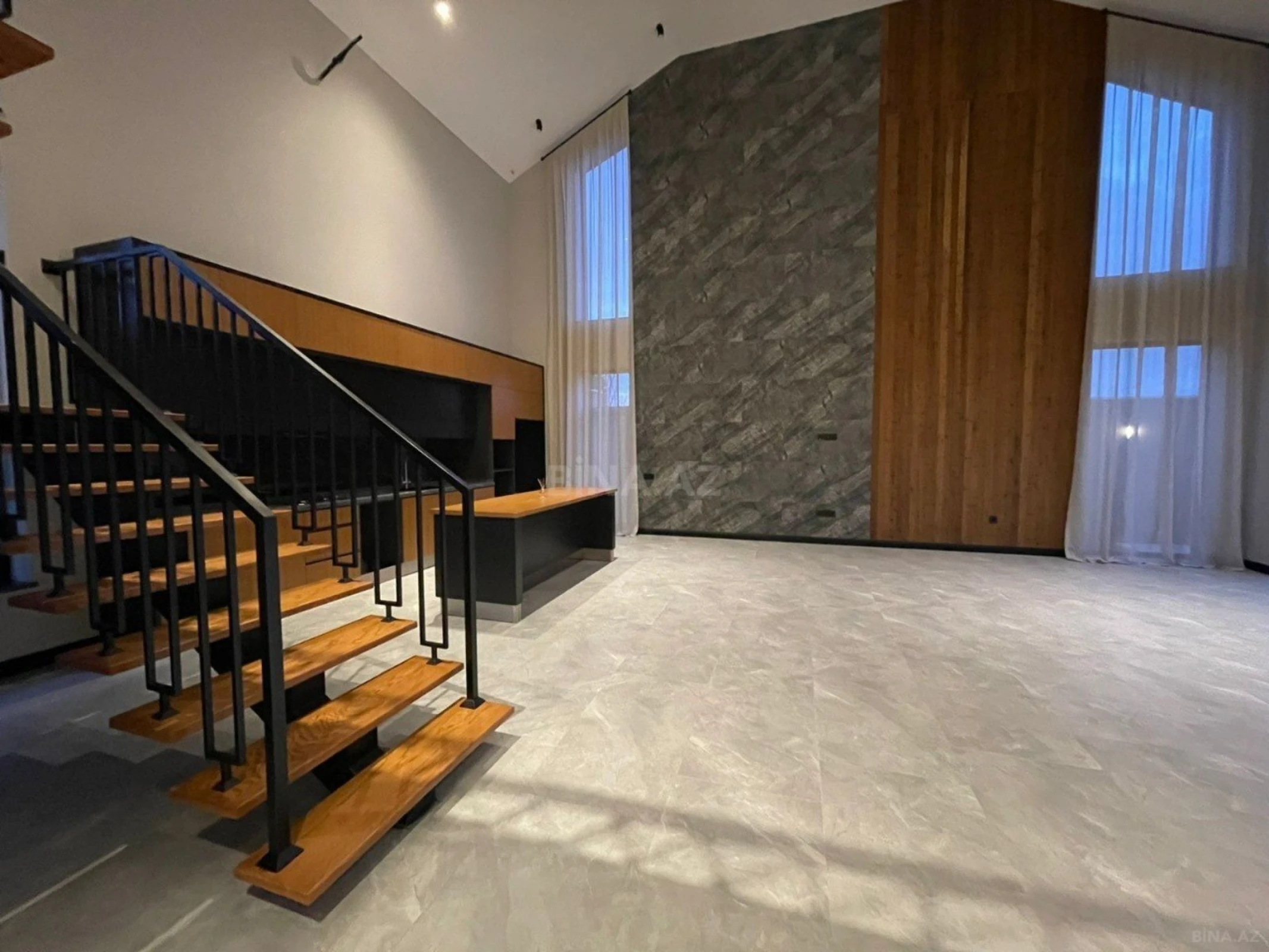 Satılır 6 otaqlı həyət evi 400 m²