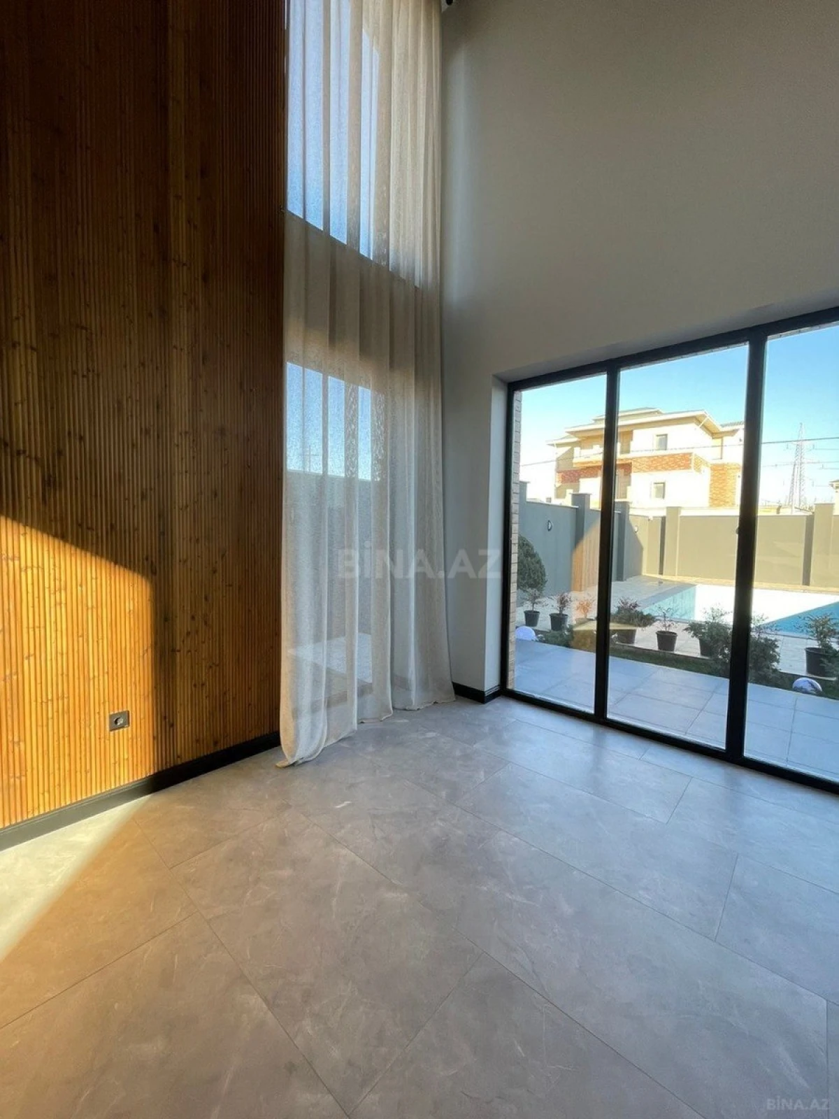 Satılır 6 otaqlı həyət evi 400 m²
