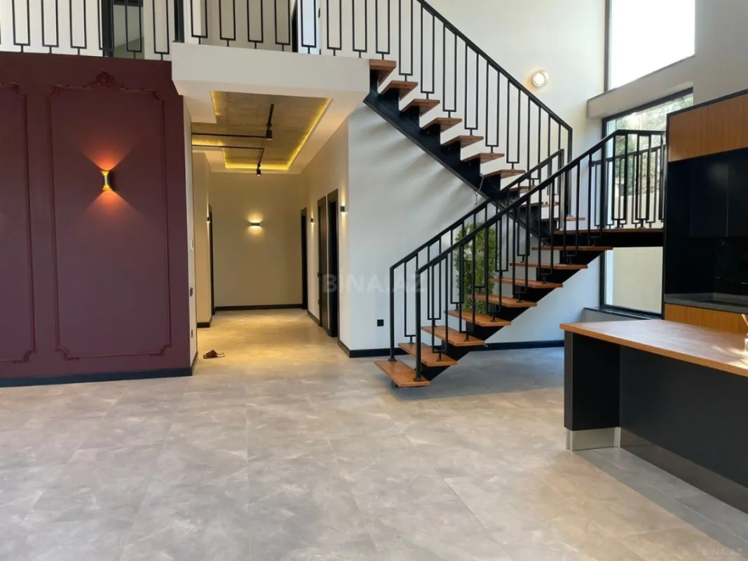 Satılır 6 otaqlı həyət evi 400 m²