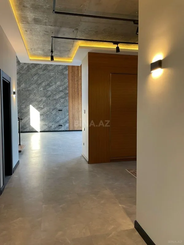 Satılır 6 otaqlı həyət evi 400 m²