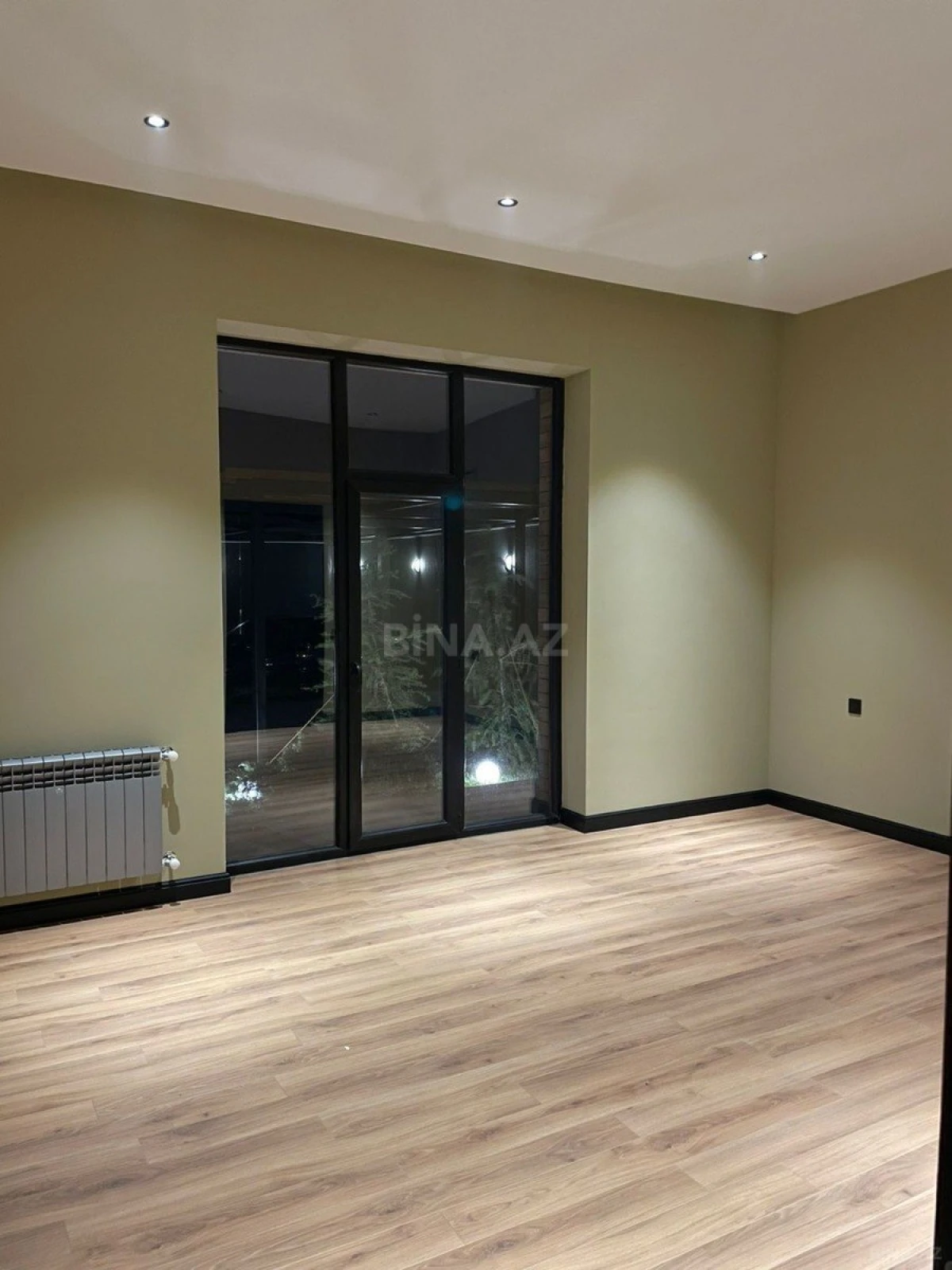 Satılır 6 otaqlı həyət evi 400 m²