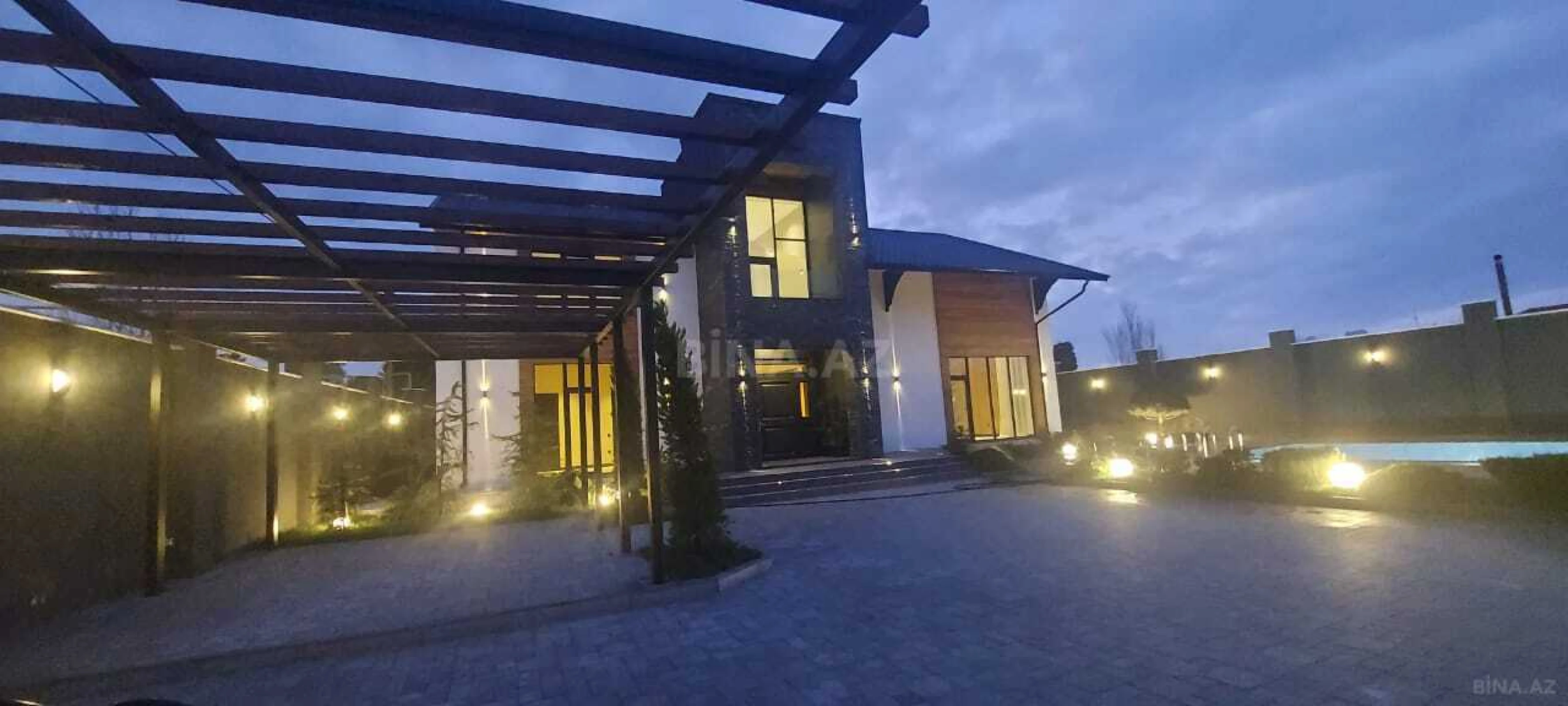 Satılır 6 otaqlı həyət evi 400 m²