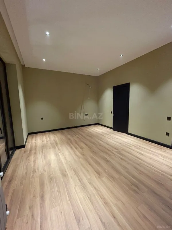 Satılır 6 otaqlı həyət evi 400 m²