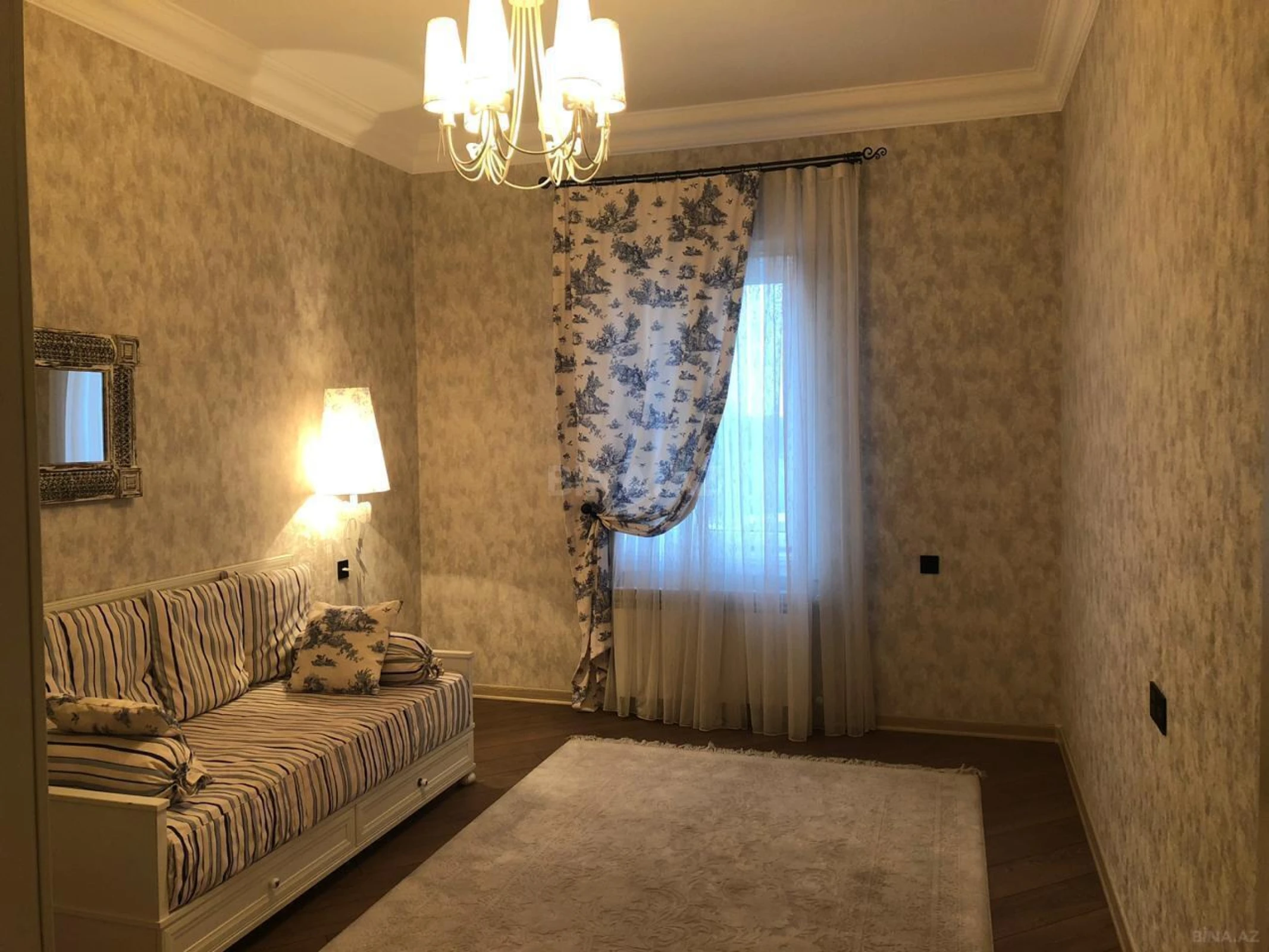 Satılır 6 otaqlı həyət evi 500 m²