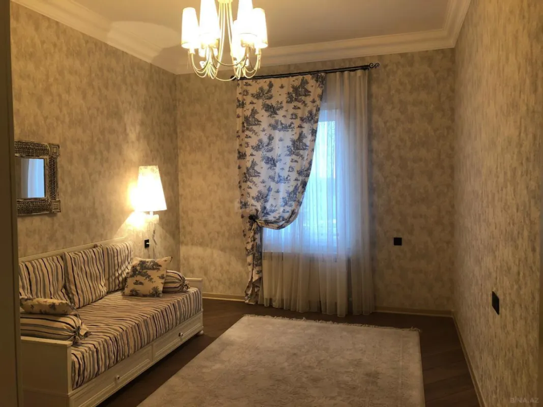 Satılır 6 otaqlı həyət evi 500 m²