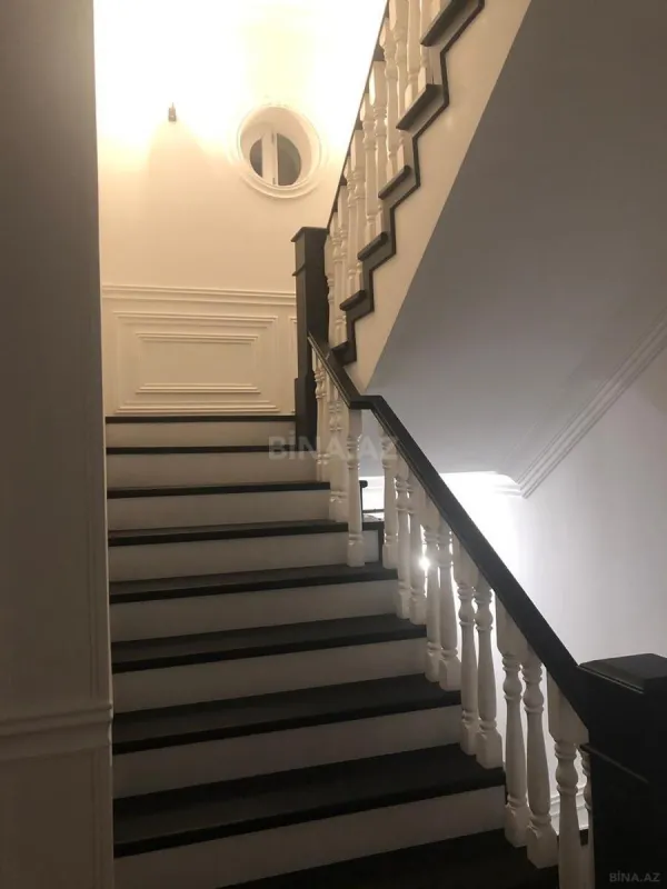 Satılır 6 otaqlı həyət evi 500 m²