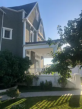 Satılır 6 otaqlı həyət evi 500 m²