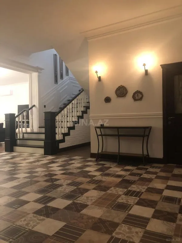 Satılır 6 otaqlı həyət evi 500 m²