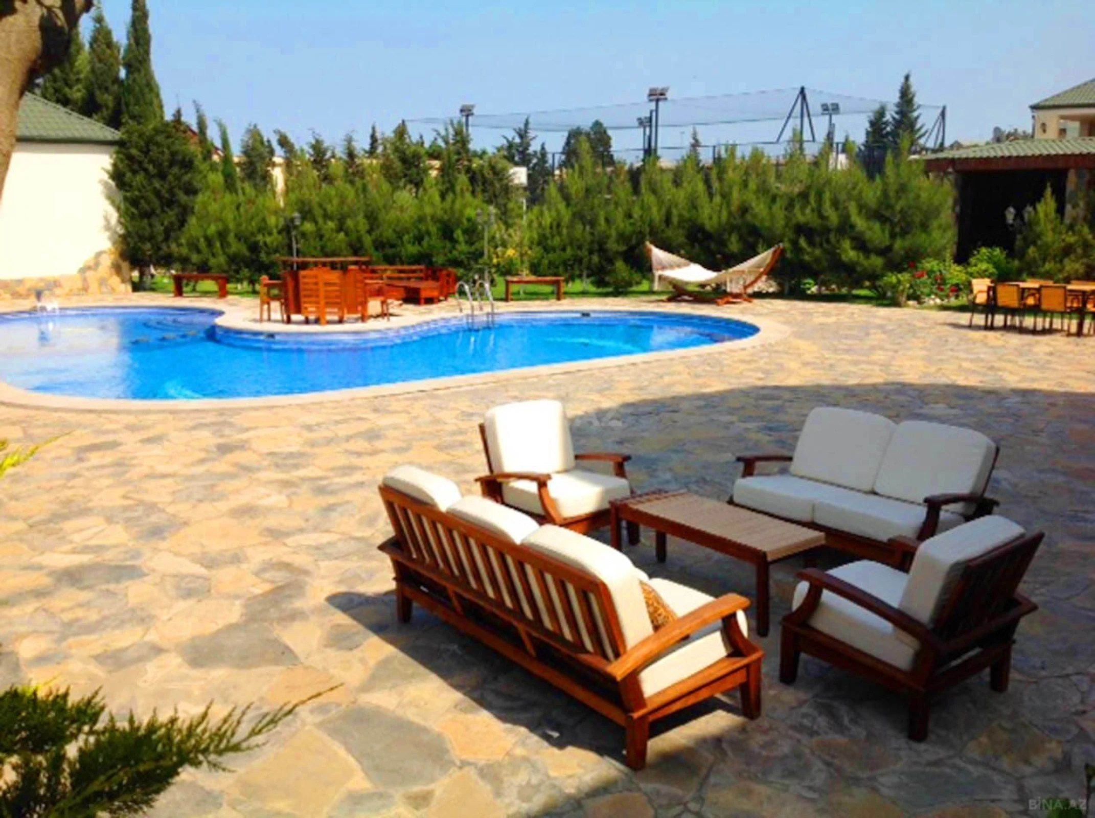 Satılır həyət evi 600 m²