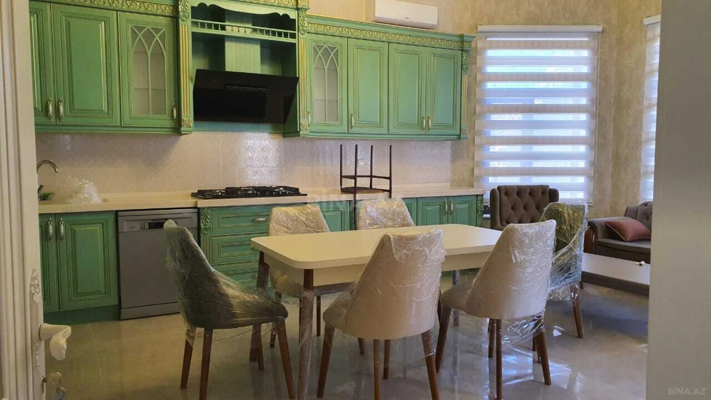 Kirayə verilir 5 otaqlı həyət evi 320 m²