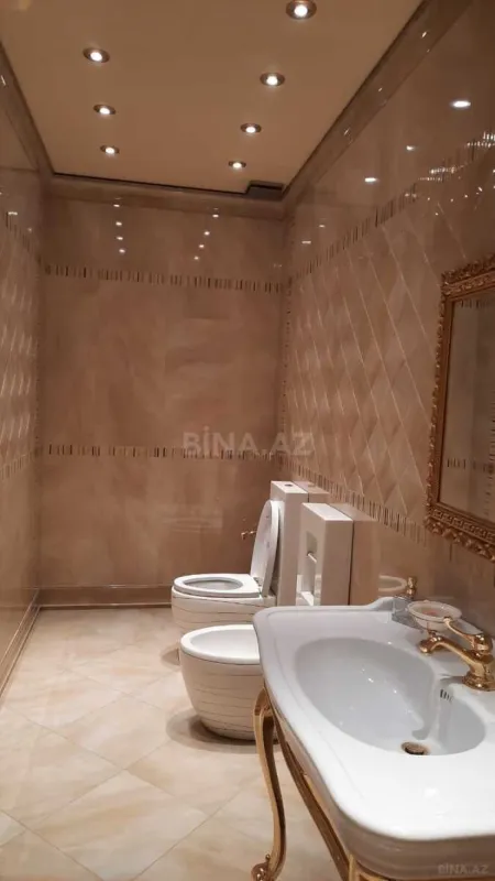Satılır 6 otaqlı mənzil 470 m²