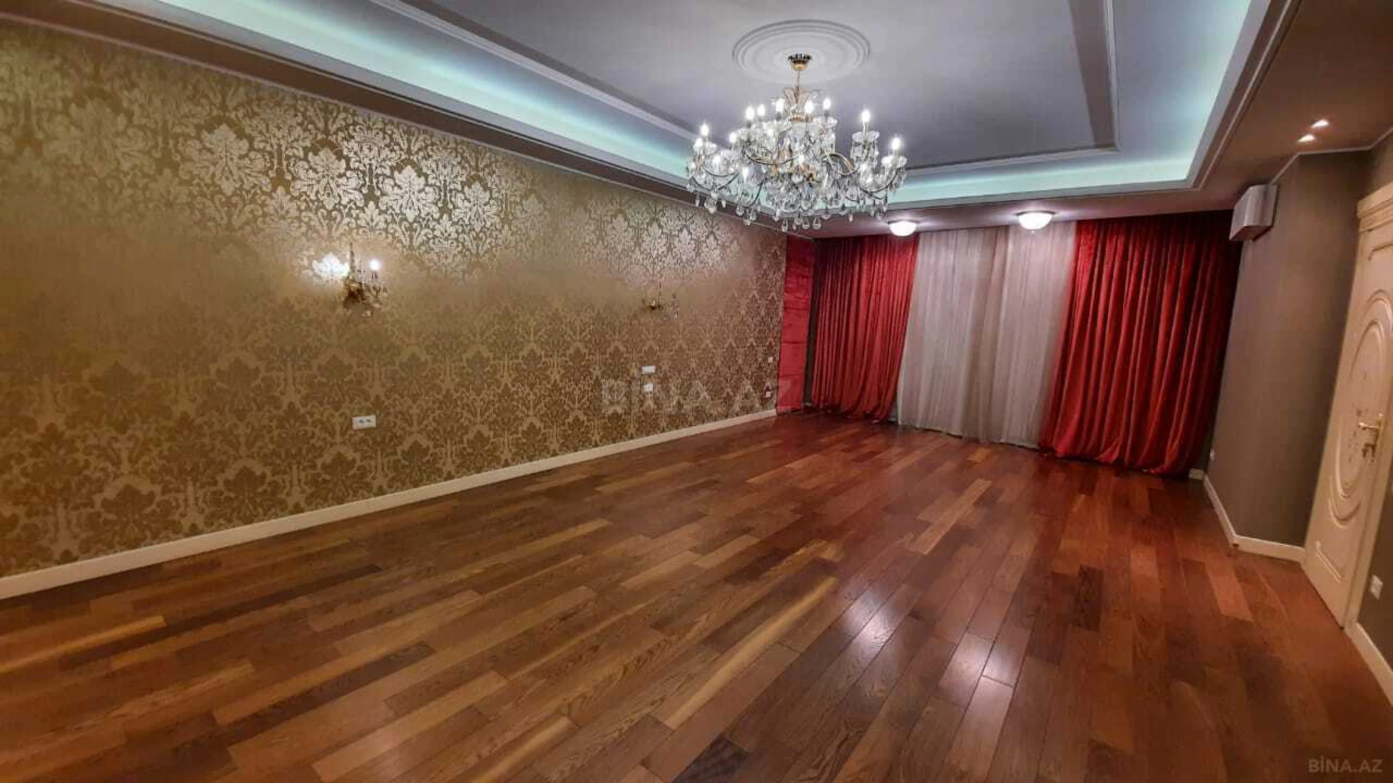 Satılır 6 otaqlı mənzil 470 m²