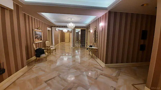 Satılır 6 otaqlı mənzil 470 m²