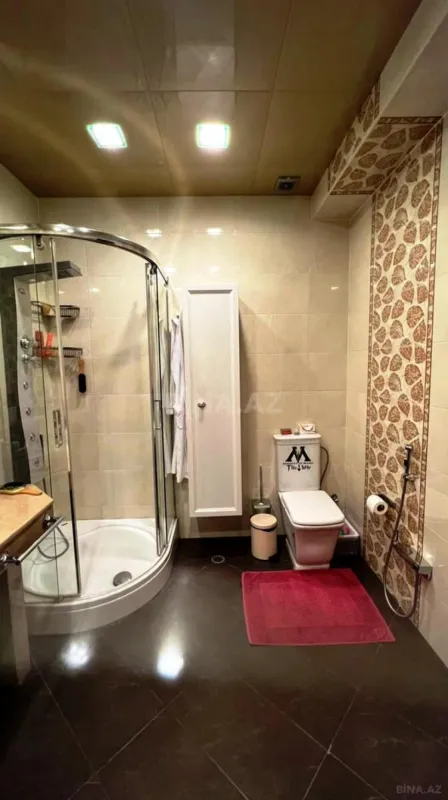 Satılır 4 otaqlı mənzil 293 m²