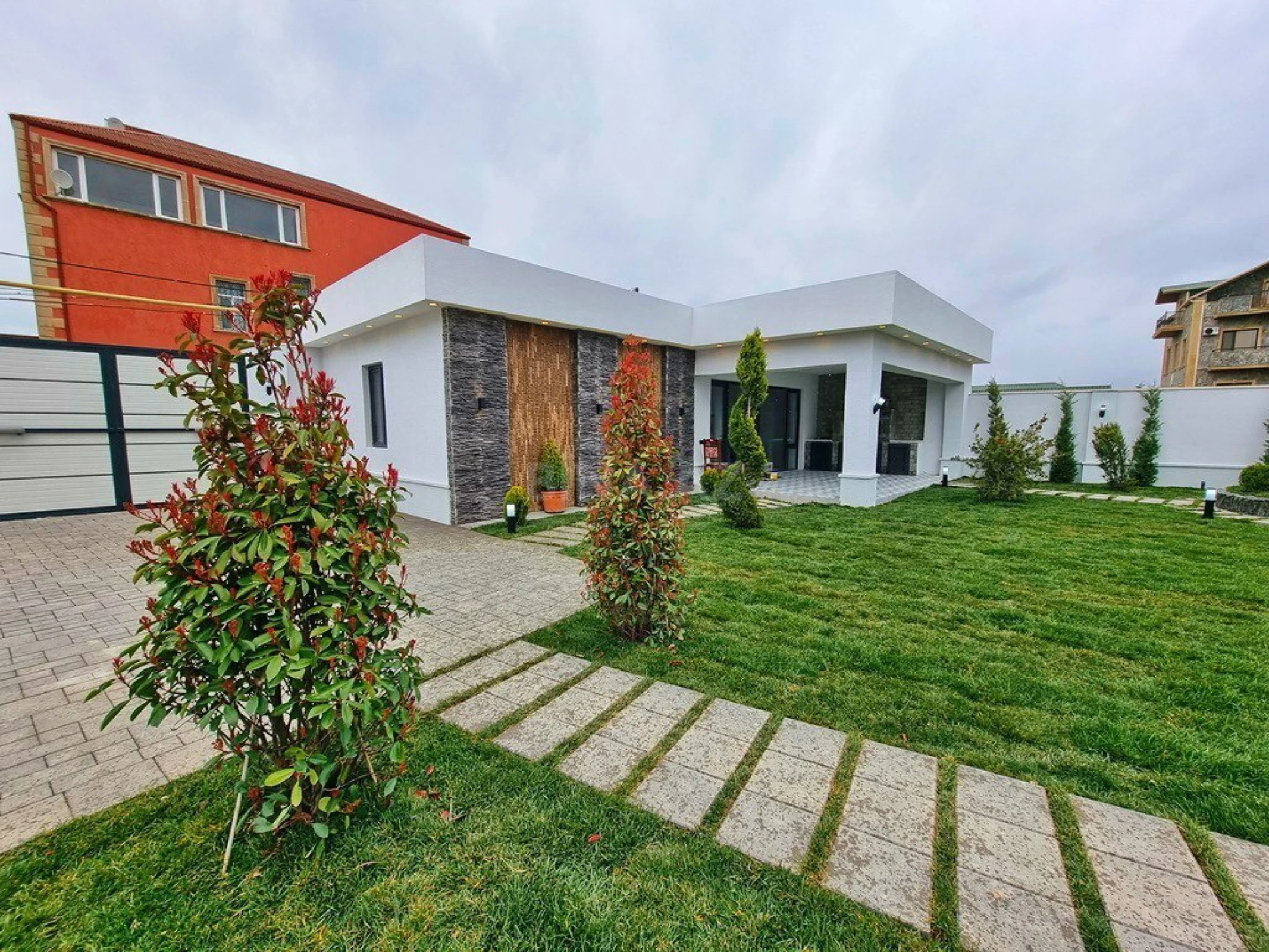 Satılır həyət evi 400 m²
