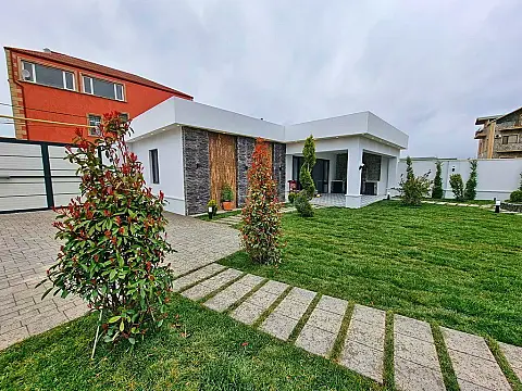 Satılır həyət evi 400 m²