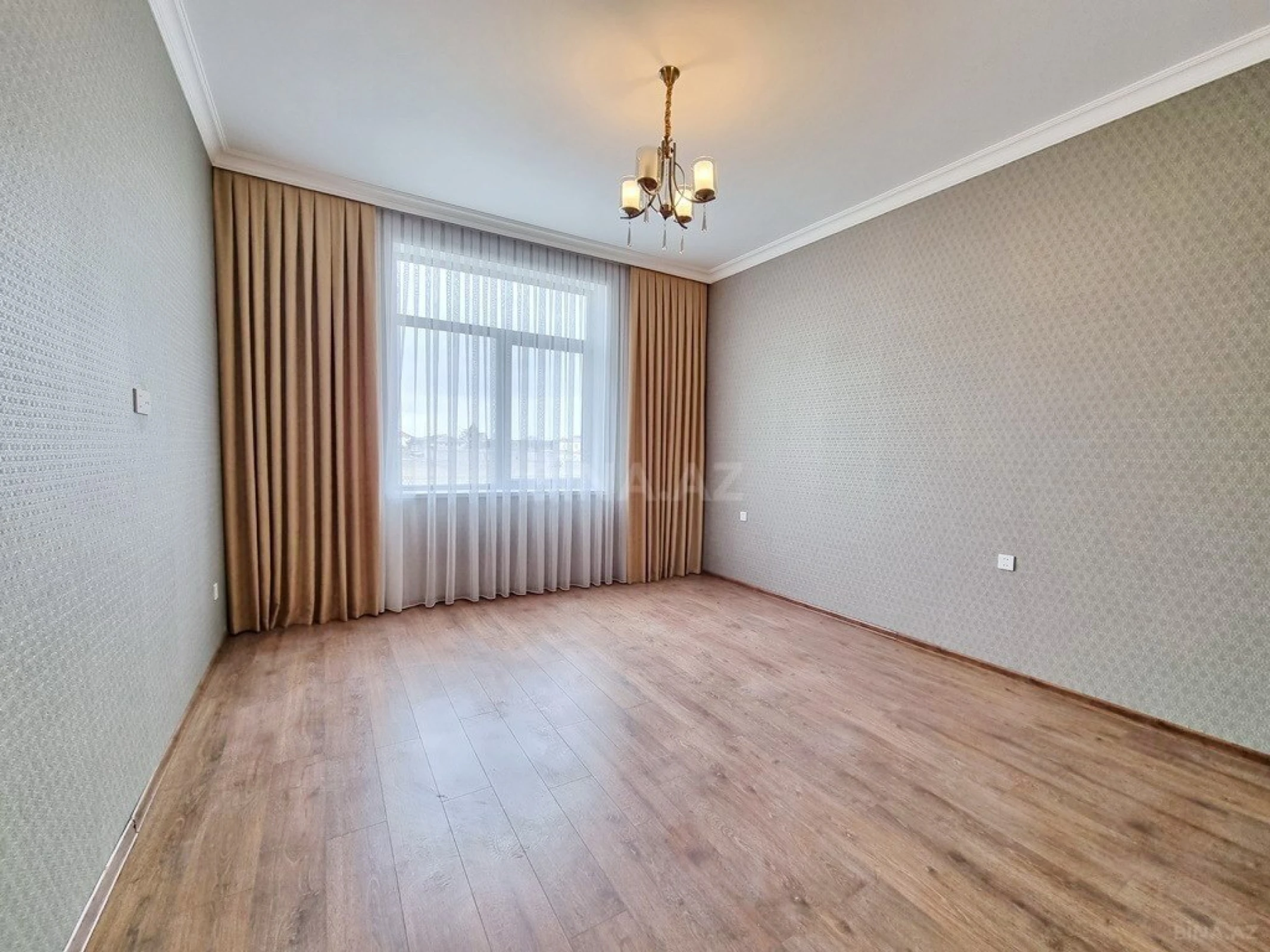 Satılır həyət evi 400 m²