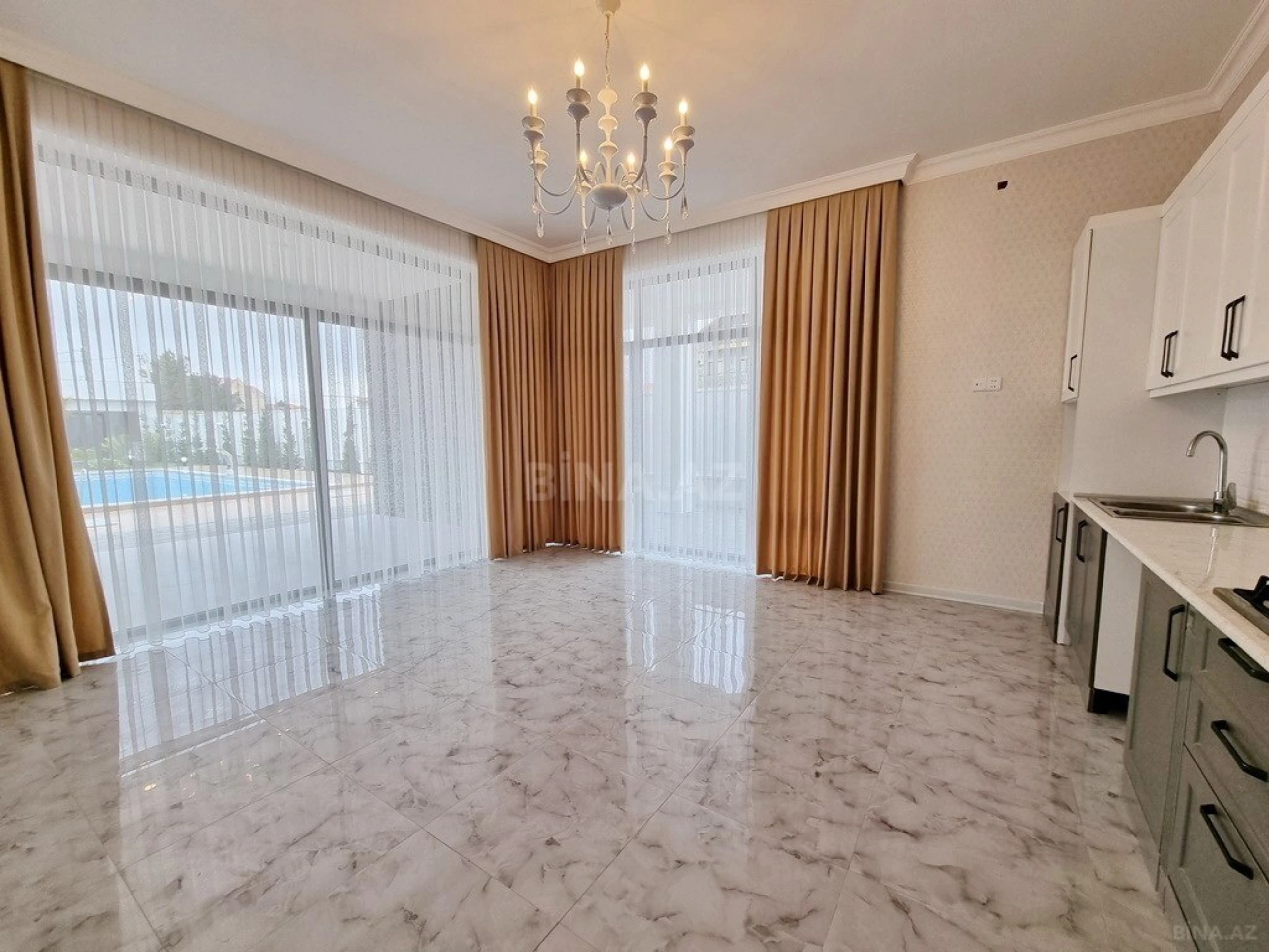 Satılır həyət evi 400 m²