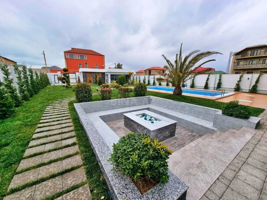 Satılır həyət evi 400 m²