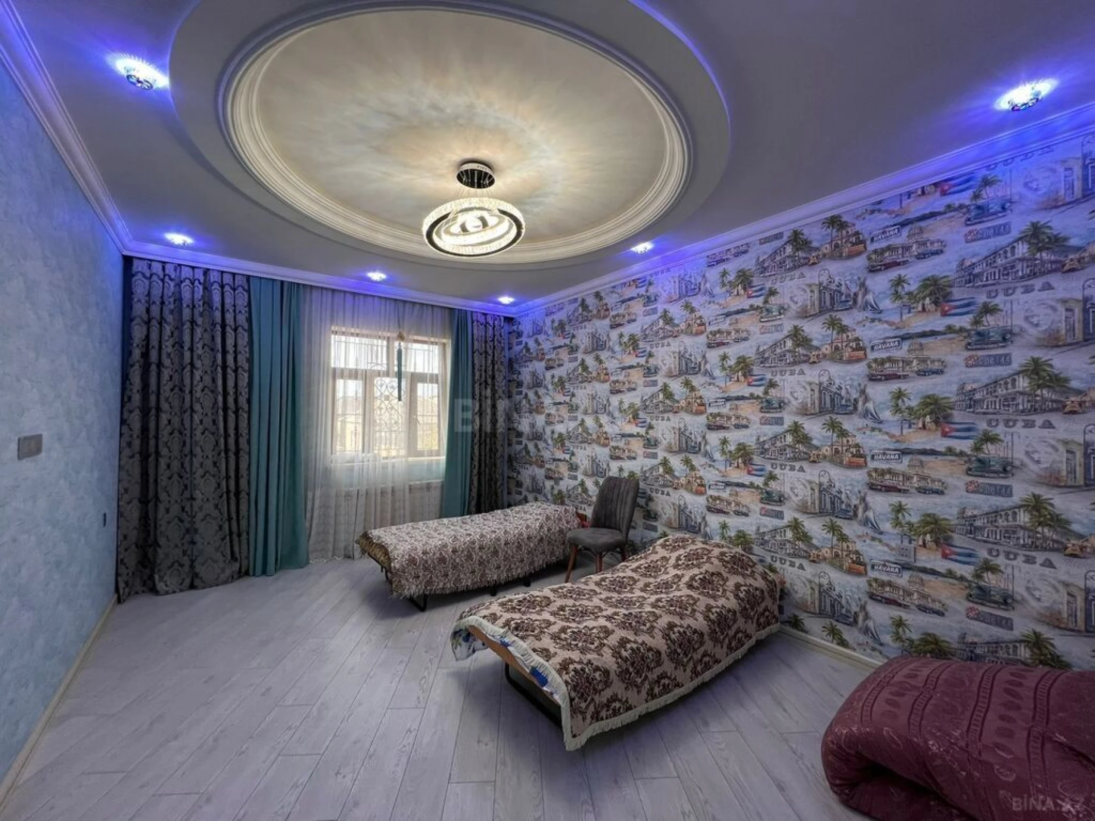 Satılır 8 otaqlı həyət evi 500 m²