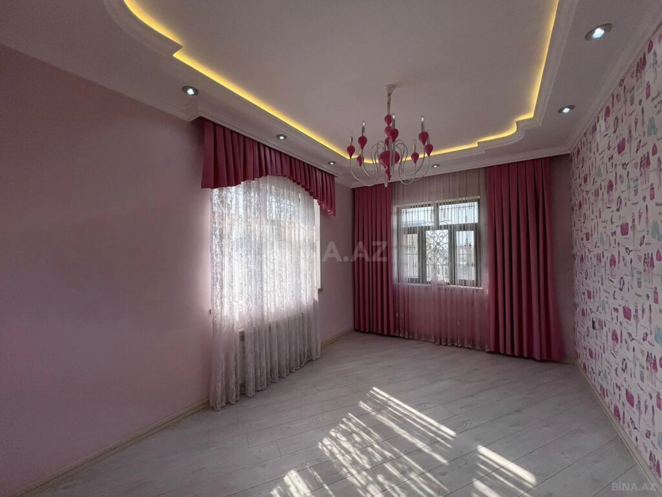 Satılır 8 otaqlı həyət evi 500 m²