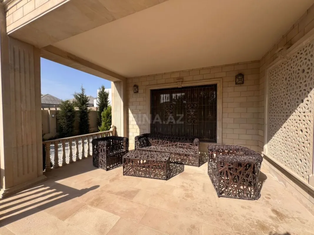Satılır 8 otaqlı həyət evi 500 m²