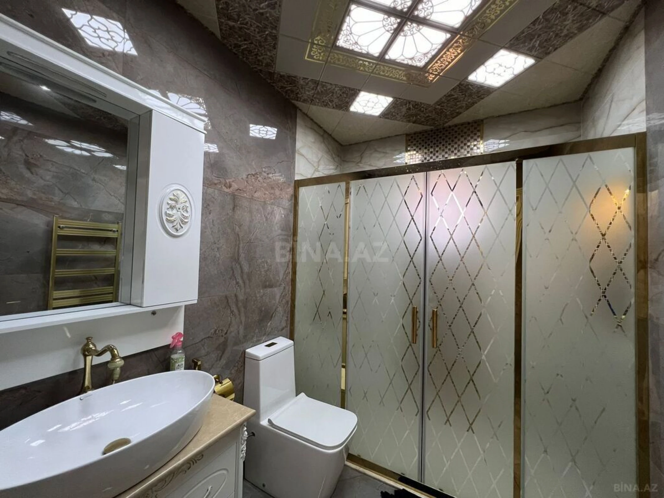 Satılır 8 otaqlı həyət evi 500 m²