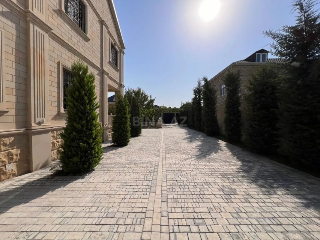 Satılır 8 otaqlı həyət evi 500 m²