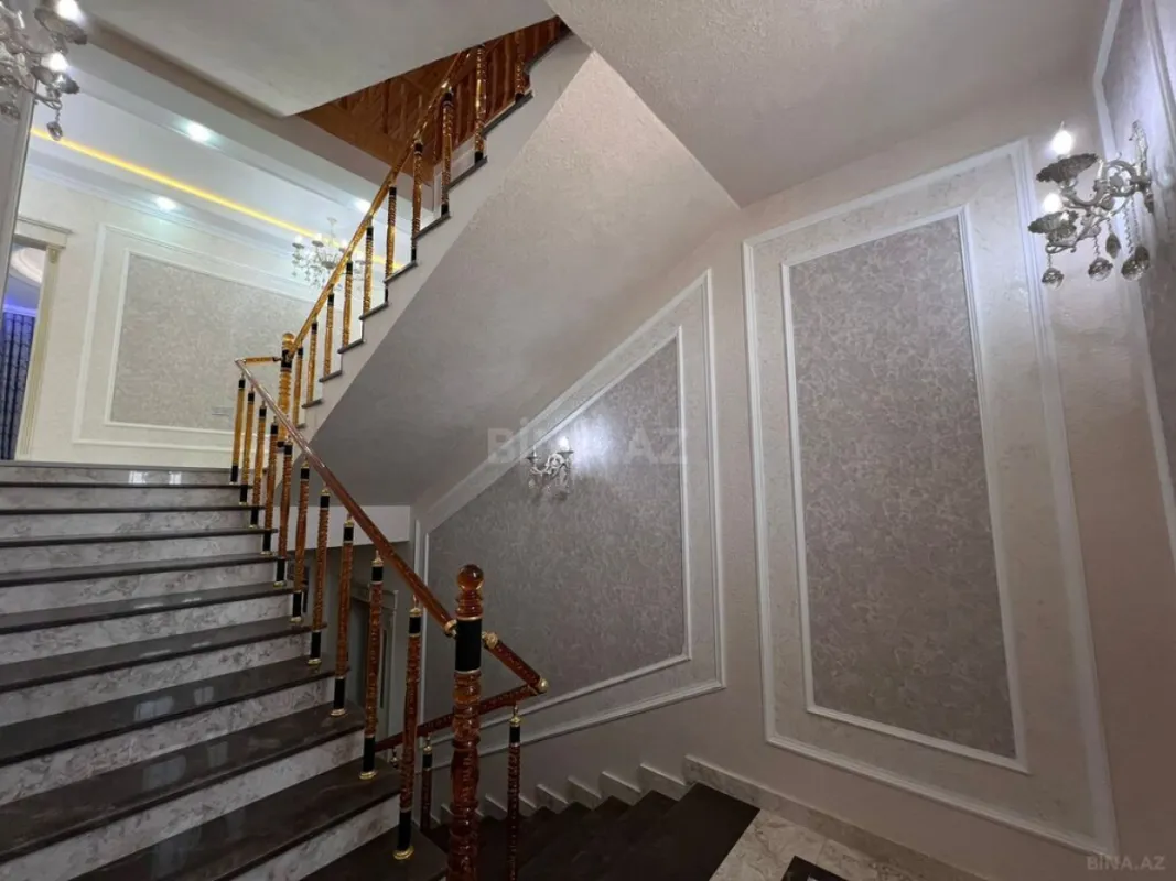 Satılır 8 otaqlı həyət evi 500 m²