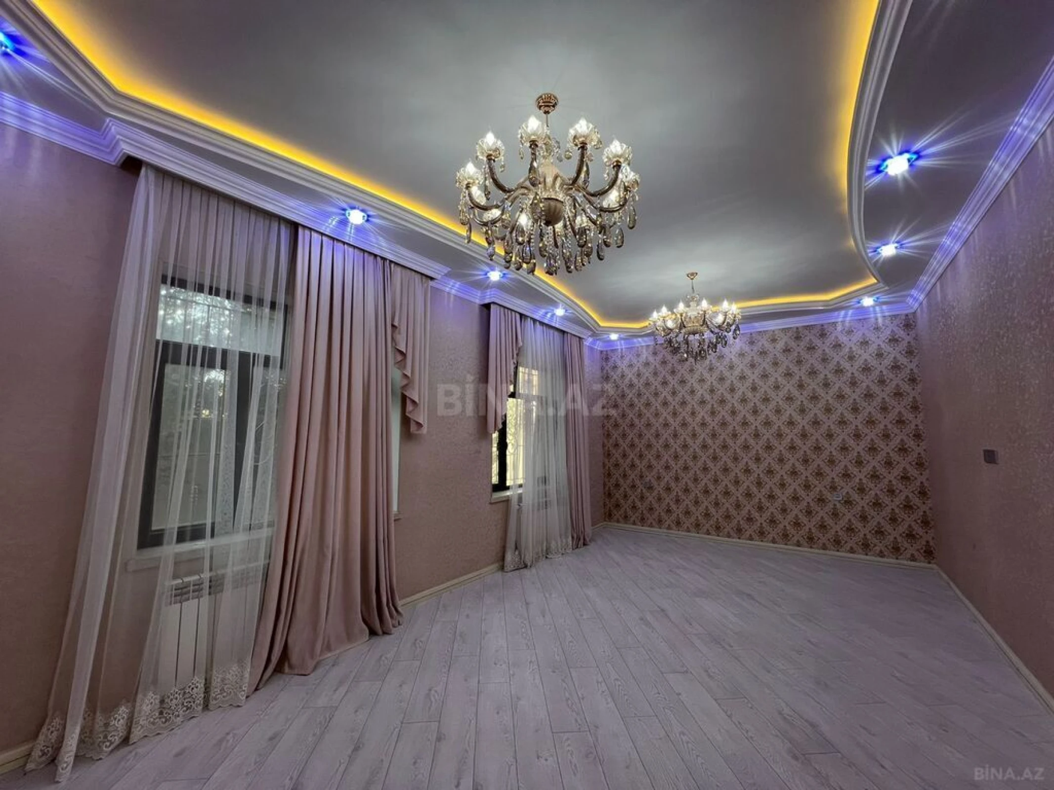 Satılır 8 otaqlı həyət evi 500 m²
