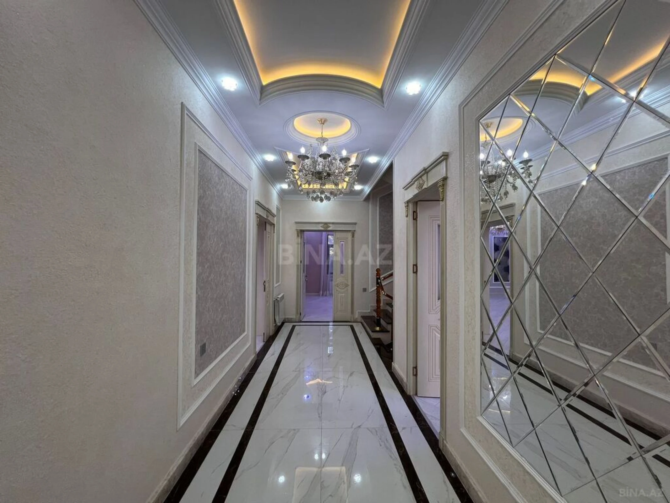 Satılır 8 otaqlı həyət evi 500 m²