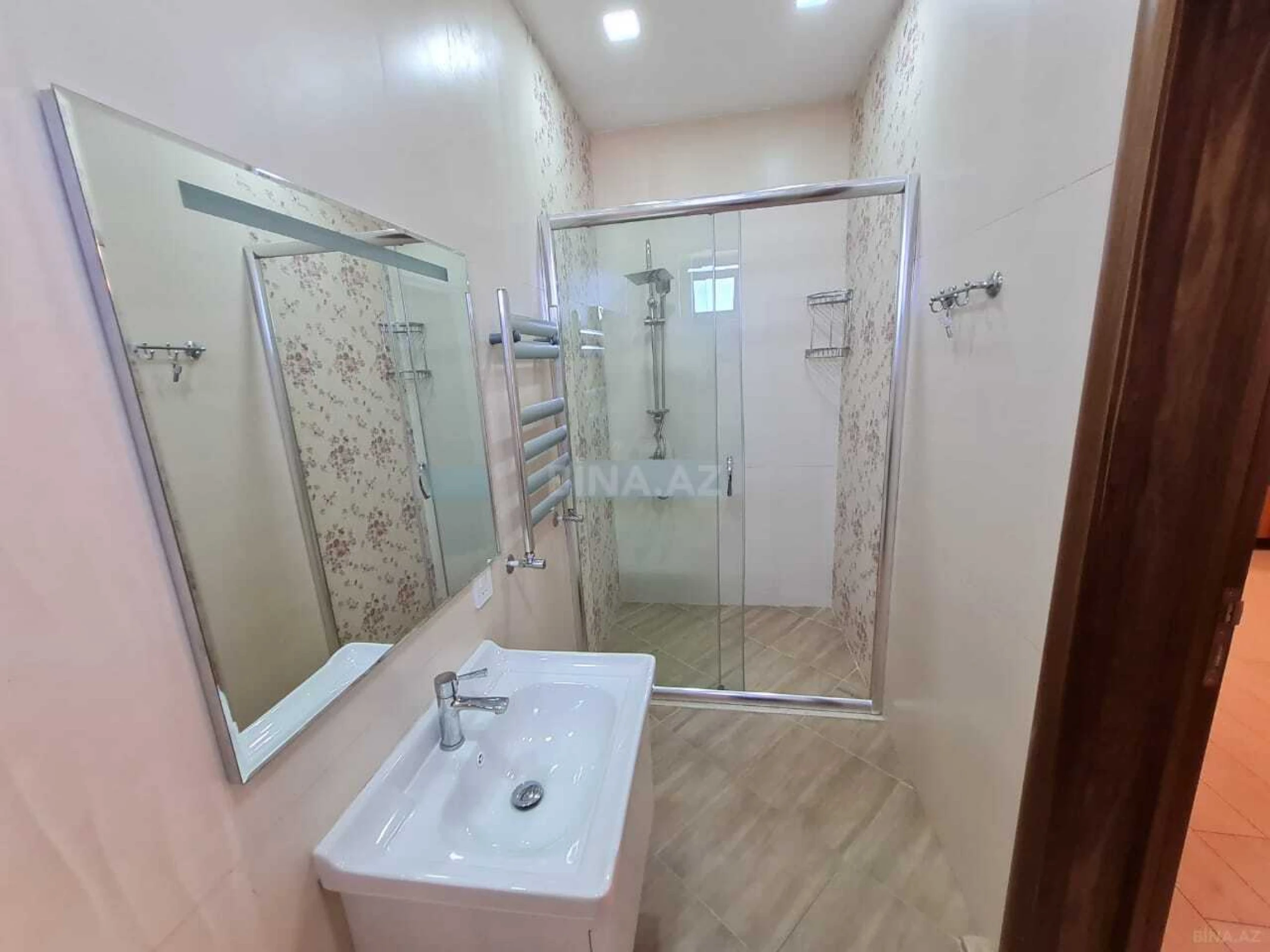 Kirayə verilir 6 otaqlı həyət evi 280 m²