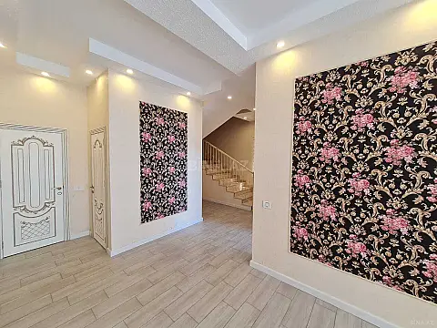 Kirayə verilir 6 otaqlı həyət evi 280 m²