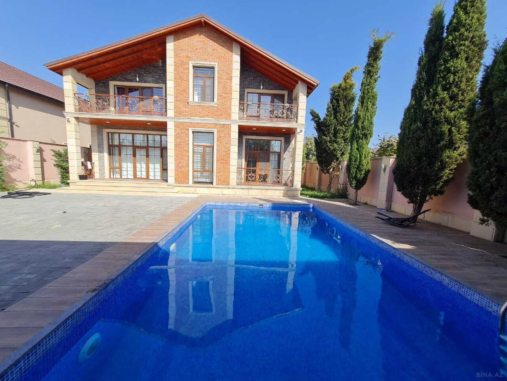 Kirayə verilir 6 otaqlı həyət evi 280 m²