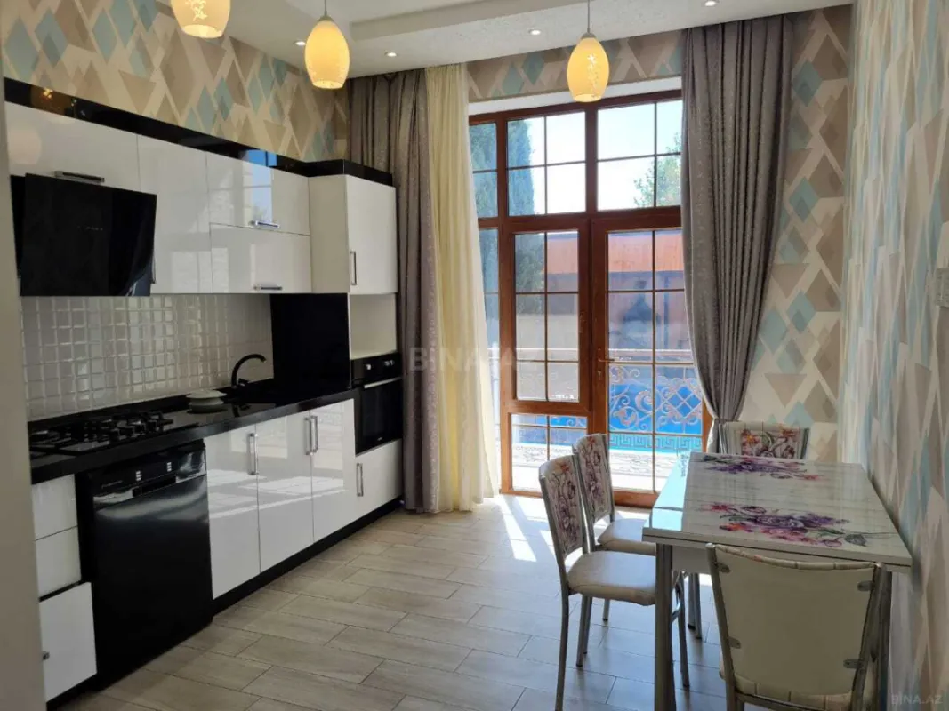 Kirayə verilir 6 otaqlı həyət evi 280 m²