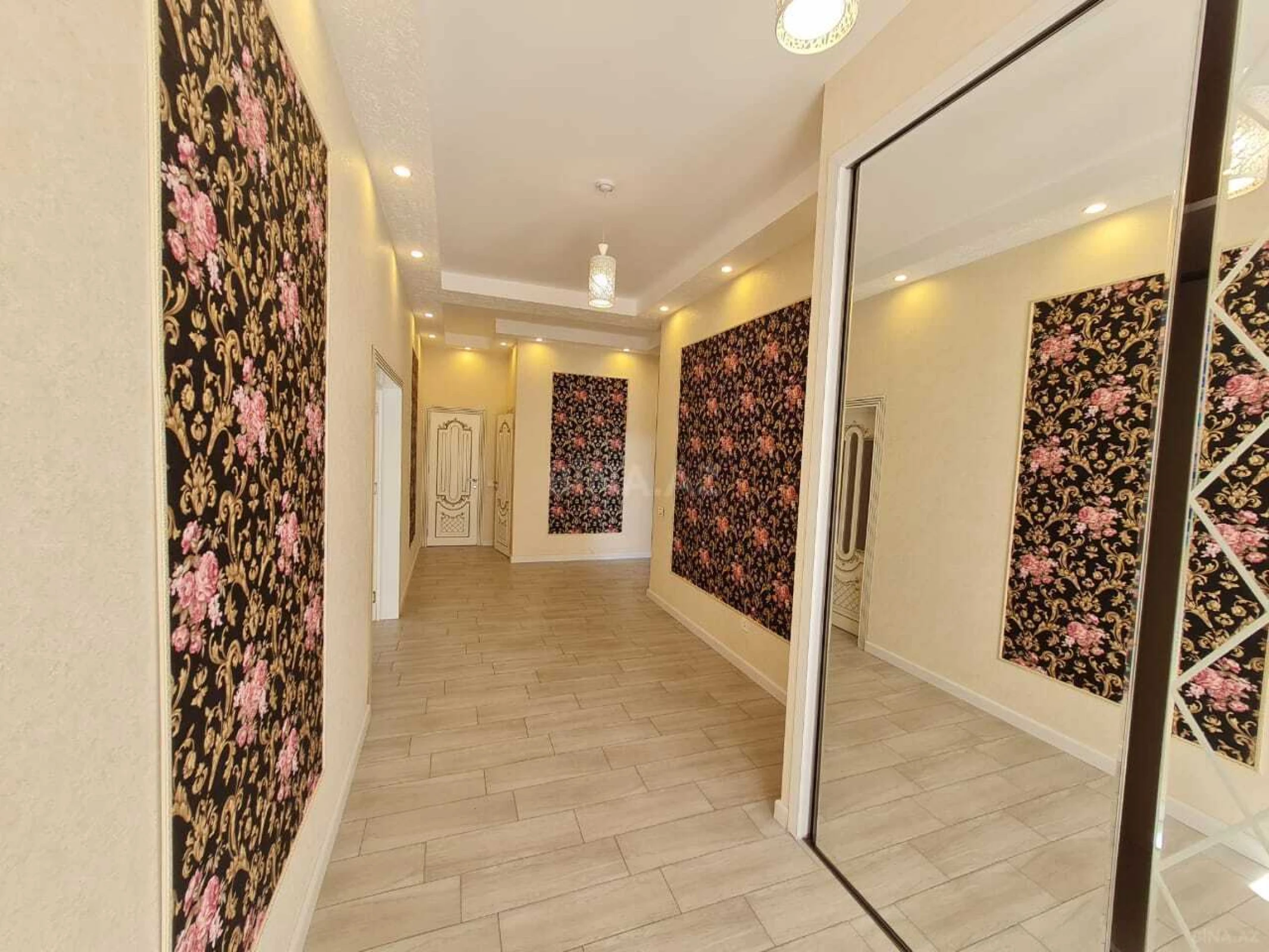 Kirayə verilir 6 otaqlı həyət evi 280 m²
