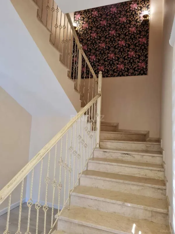 Kirayə verilir 6 otaqlı həyət evi 280 m²