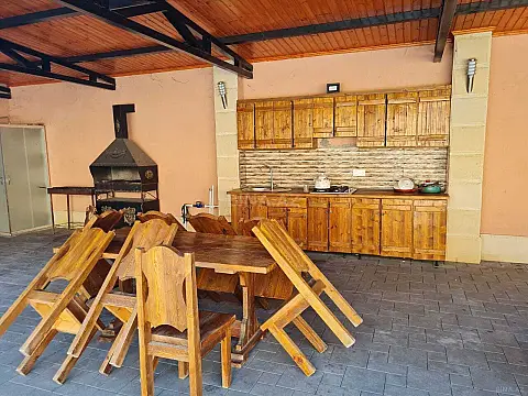 Kirayə verilir 6 otaqlı həyət evi 280 m²