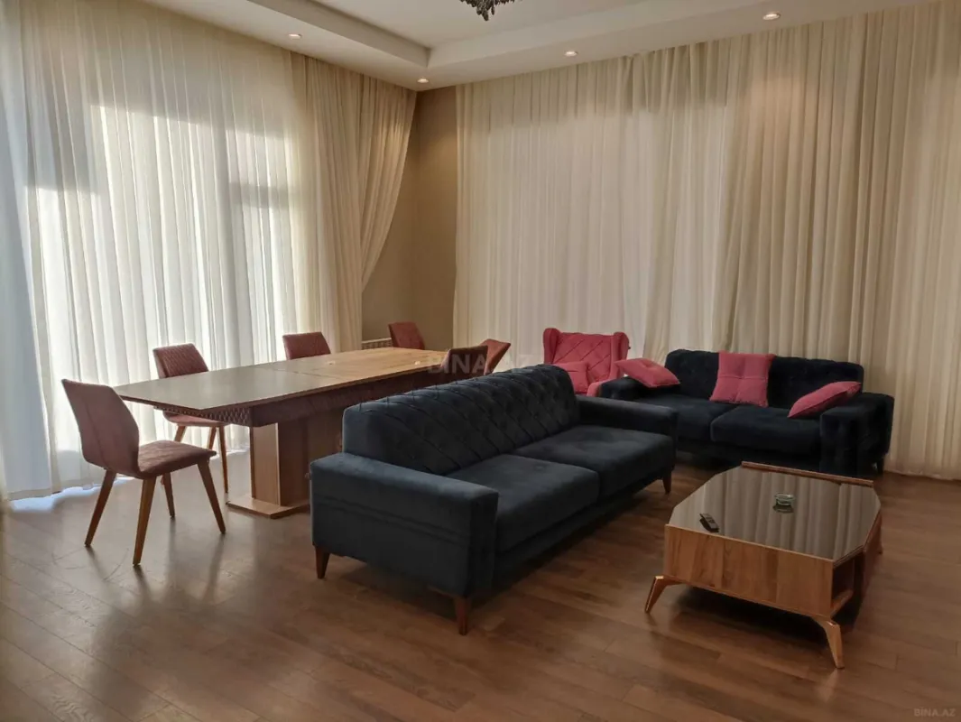Kirayə verilir 6 otaqlı həyət evi 420 m²