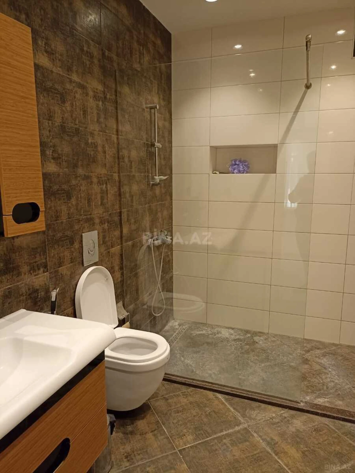 Kirayə verilir 6 otaqlı həyət evi 420 m²