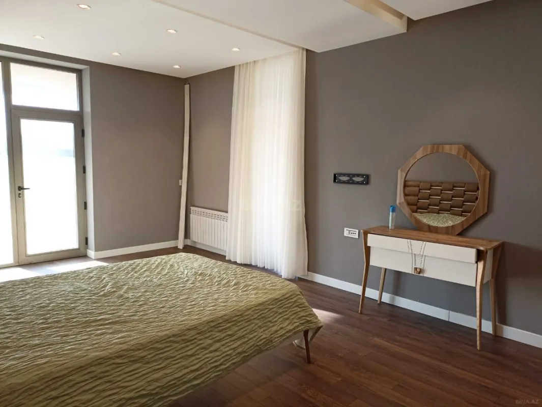 Kirayə verilir 6 otaqlı həyət evi 420 m²